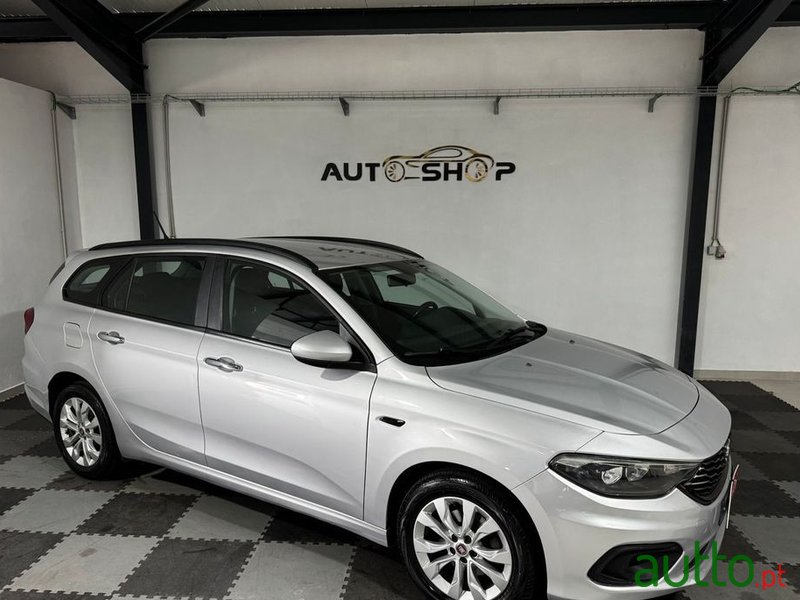 2016' Fiat Tipo Station Wagon photo #3