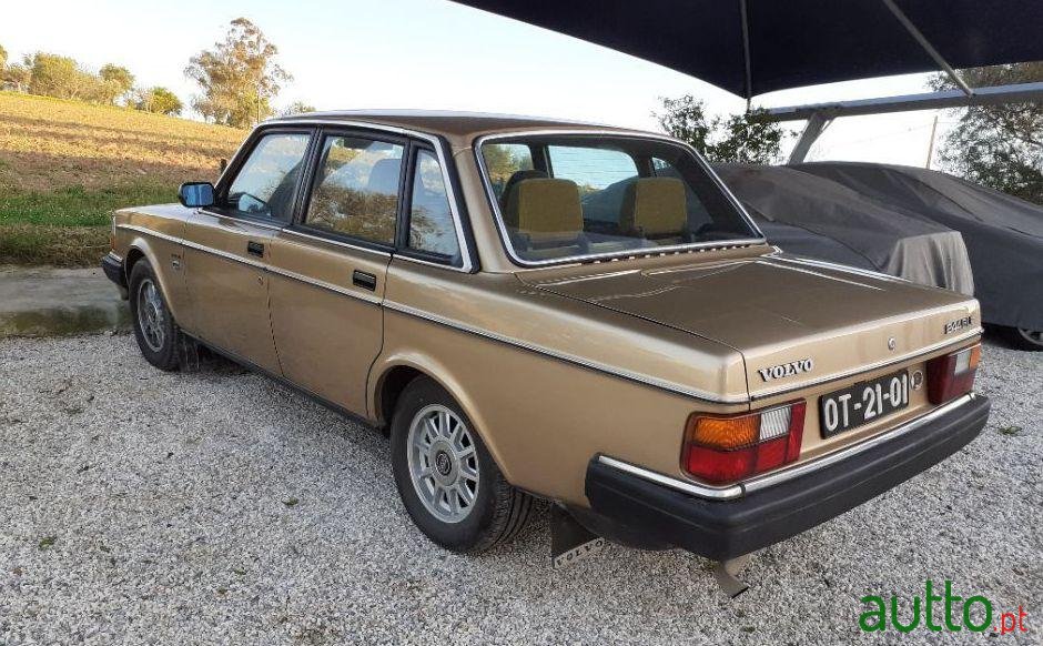 1982' Volvo 244 photo #3