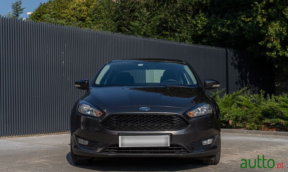 2015' Ford Focus photo #2