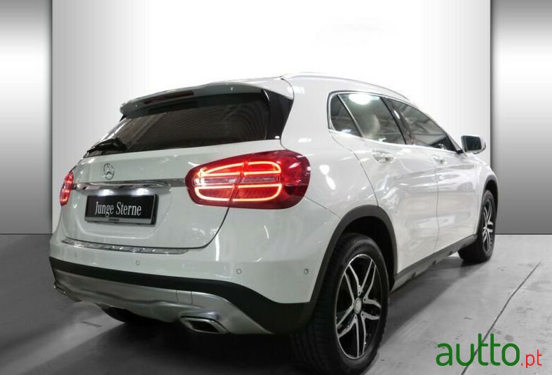 2016' Mercedes-Benz Gla-200 photo #3