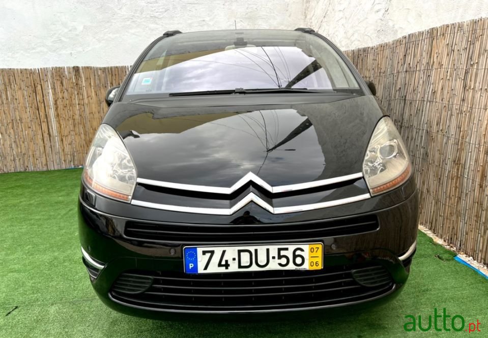 2007' Citroen C4 Grand Picasso photo #2