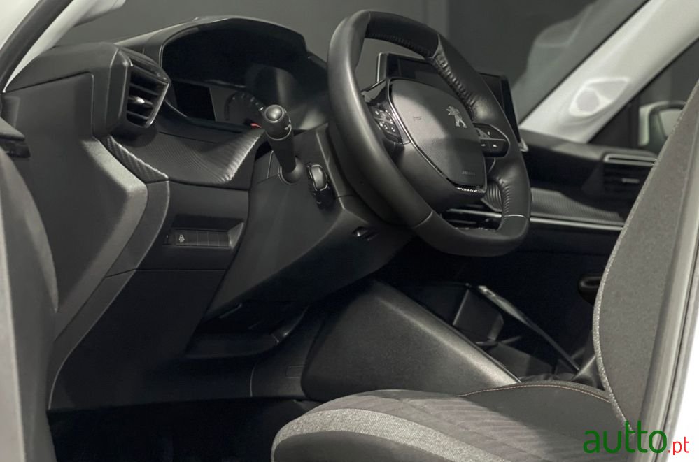 2023' Peugeot 208 photo #2