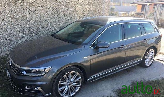 2015' Volkswagen Passat Variant photo #1