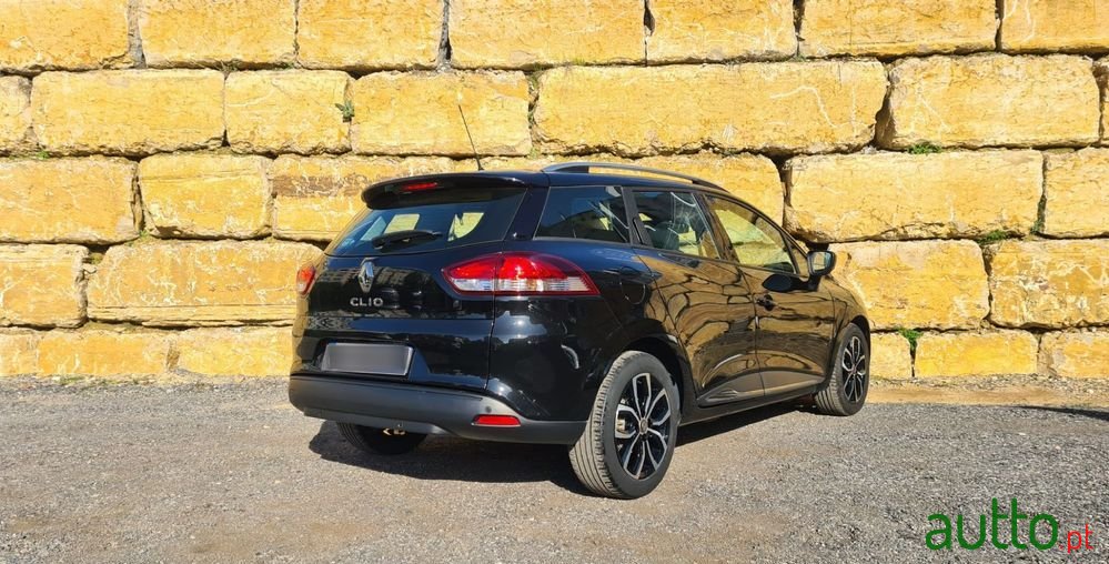 2018' Renault Clio Sport Tourer photo #2