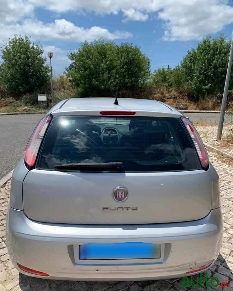 2012' Fiat Punto photo #4