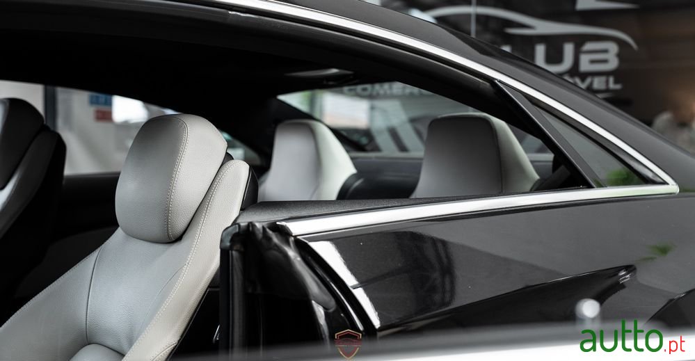 2011' Mercedes-Benz Classe E photo #4