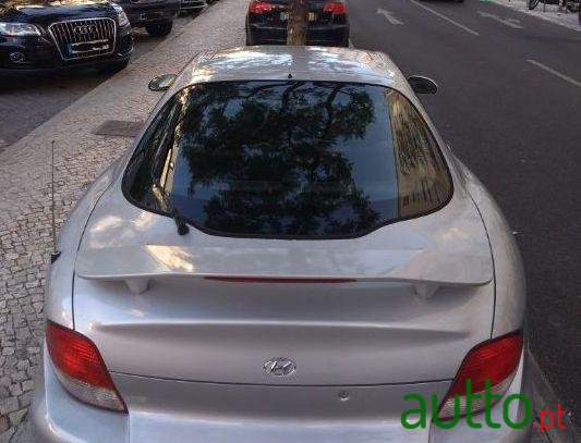 2000' Hyundai Coupe Rd photo #4