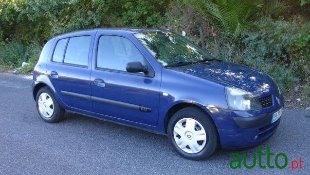 2003' Renault Clio photo #2