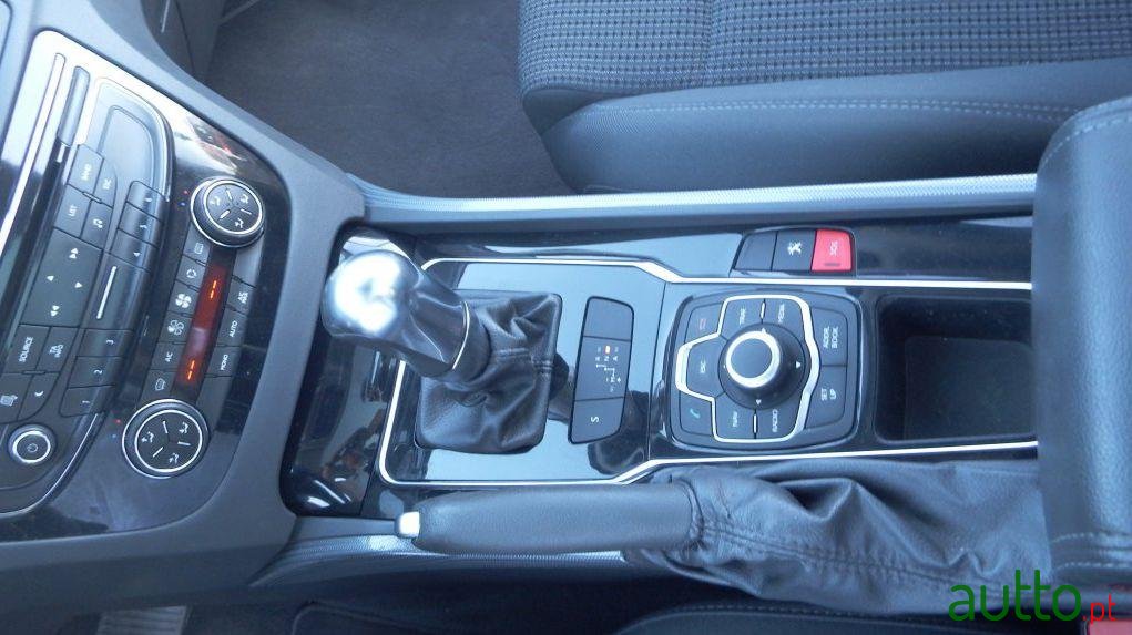 2011' Peugeot 1.6 e-HDI Allure CMP6 110g photo #2