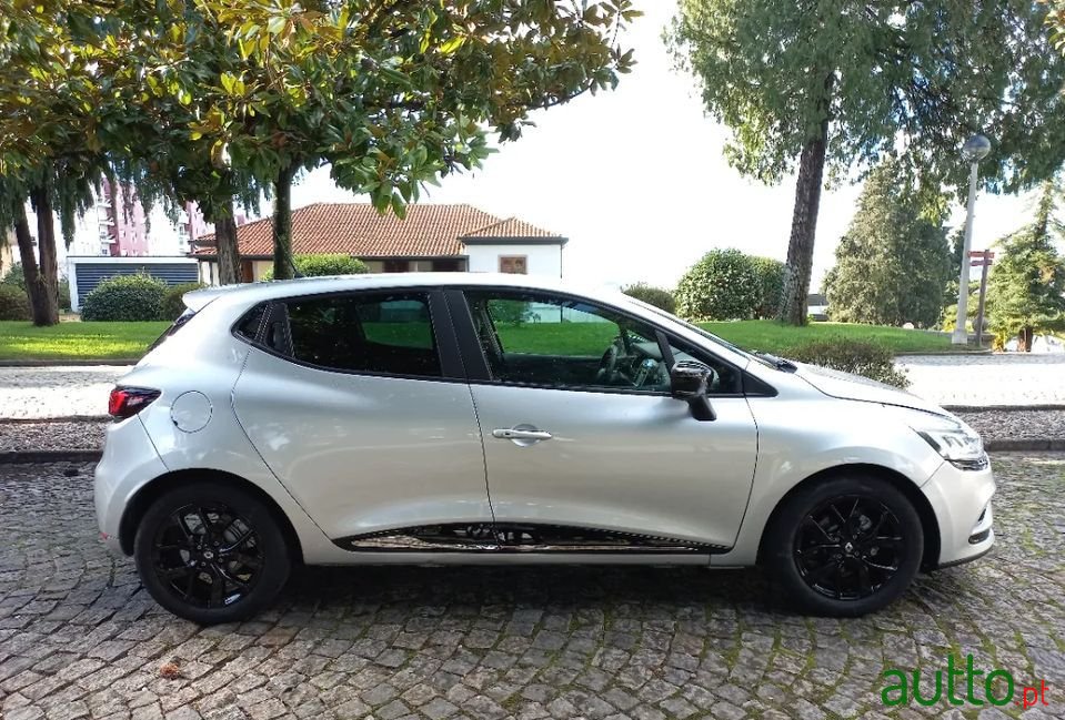 2017' Renault Clio photo #5