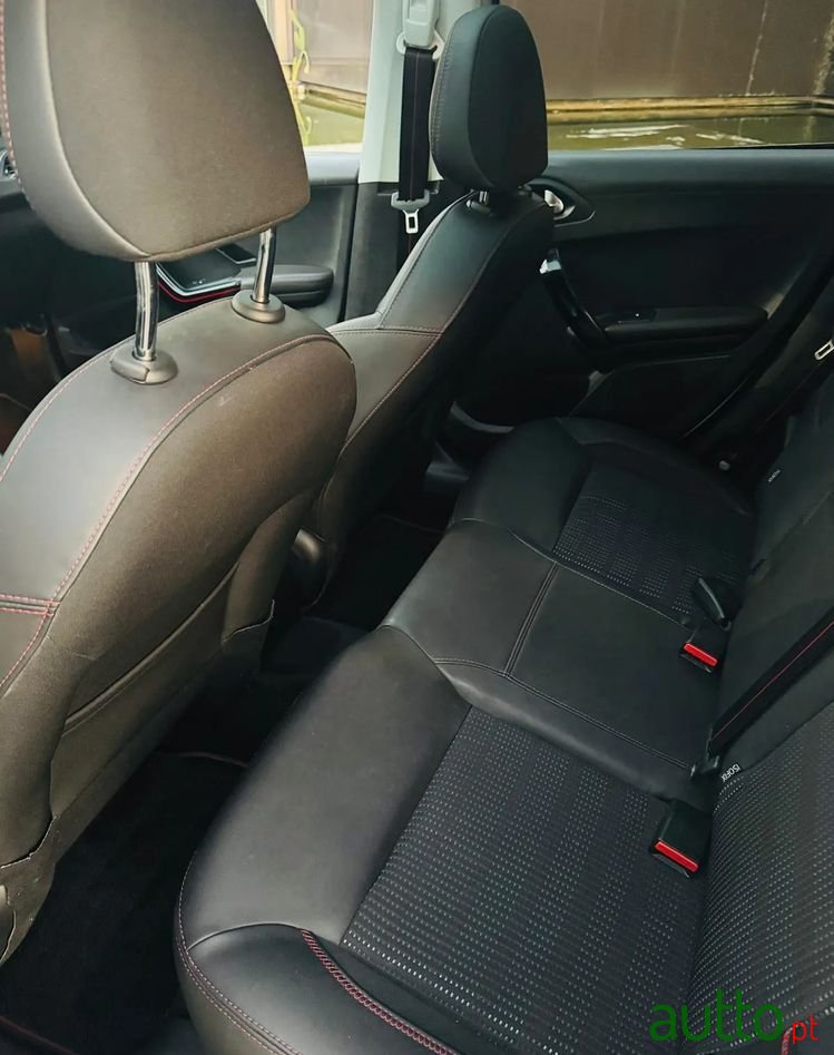 2016' Peugeot 208 photo #5