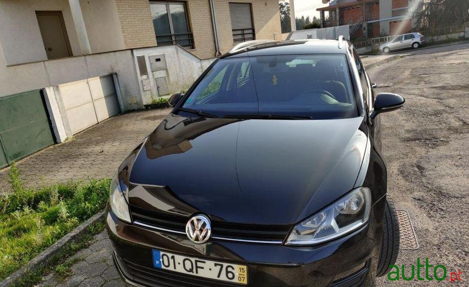 2015' Volkswagen Golf Variant photo #2