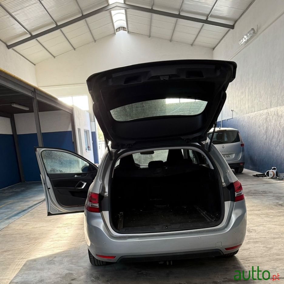 2016' Peugeot 308 photo #5