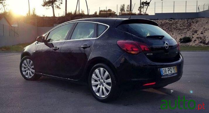 2011' Opel Astra Cosmo photo #1