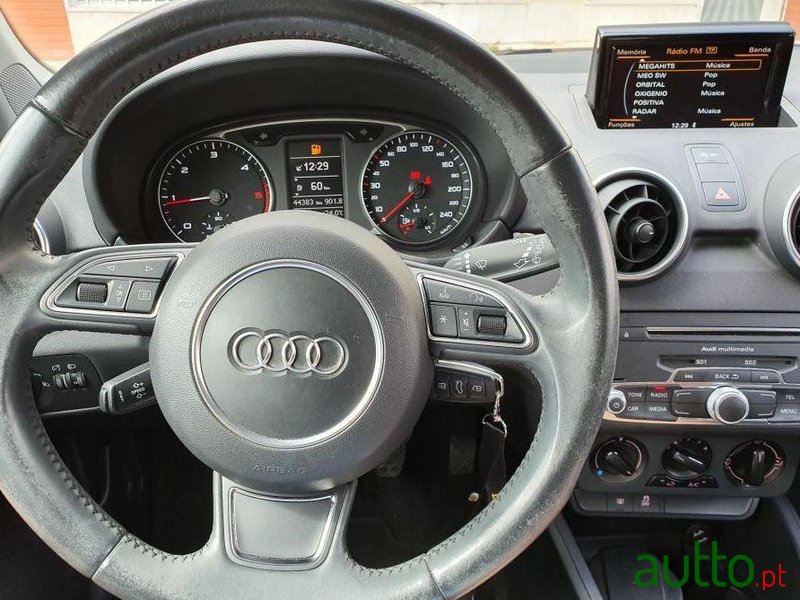 2015' Audi A1 Sportback photo #2