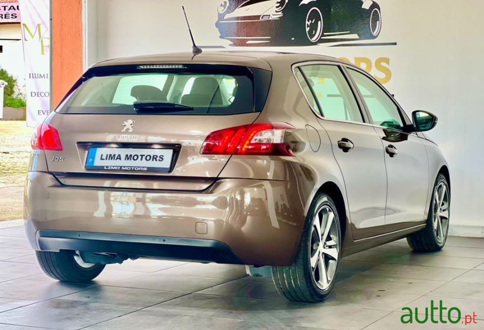 2014' Peugeot 308 photo #6