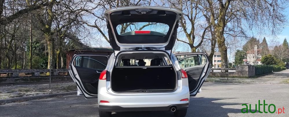 2020' Ford Focus Sw photo #5