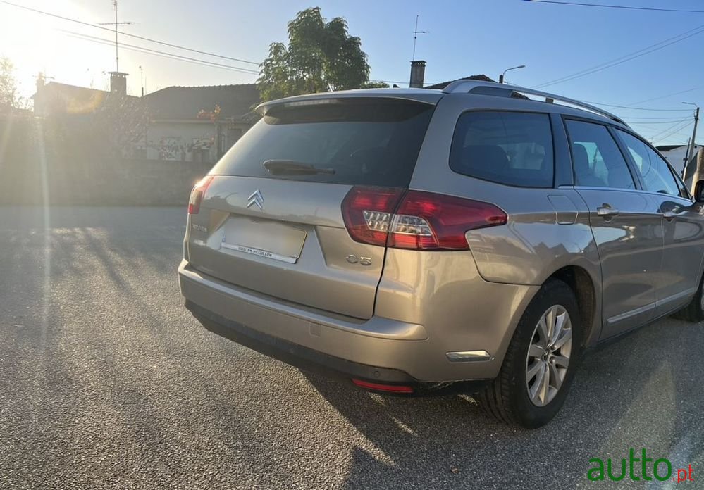 2011' Citroen C5 Break photo #3