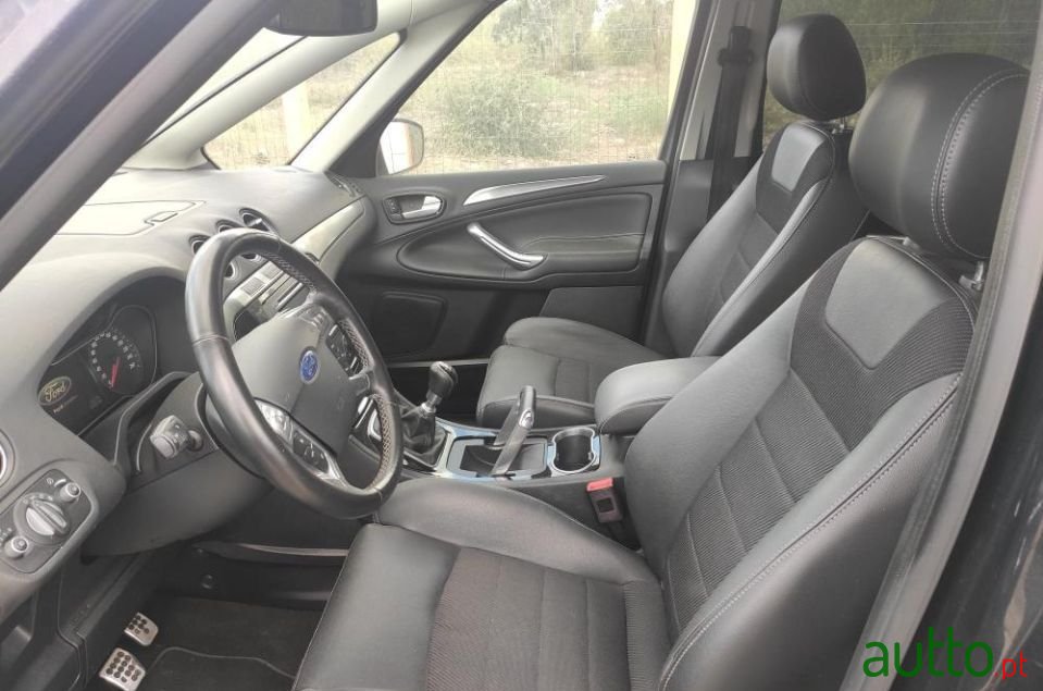 2012' Ford S-Max photo #5