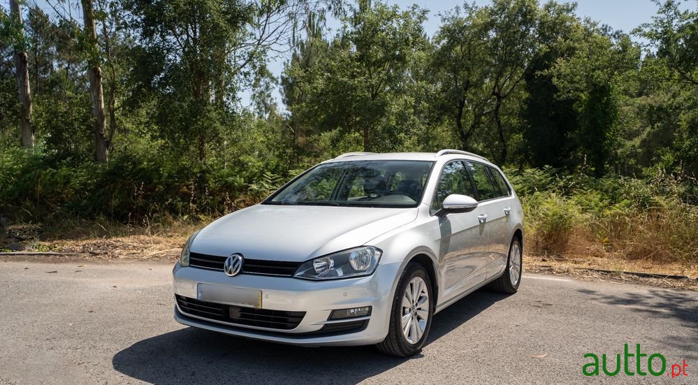2015' Volkswagen Golf Variant photo #1