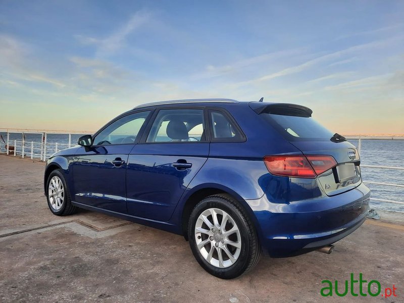 2015' Audi A3 Sportback photo #6