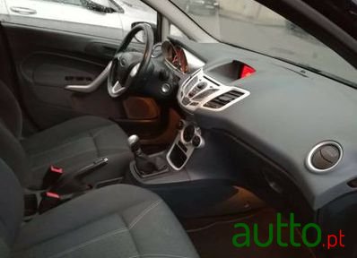 2010' Ford Fiesta photo #5