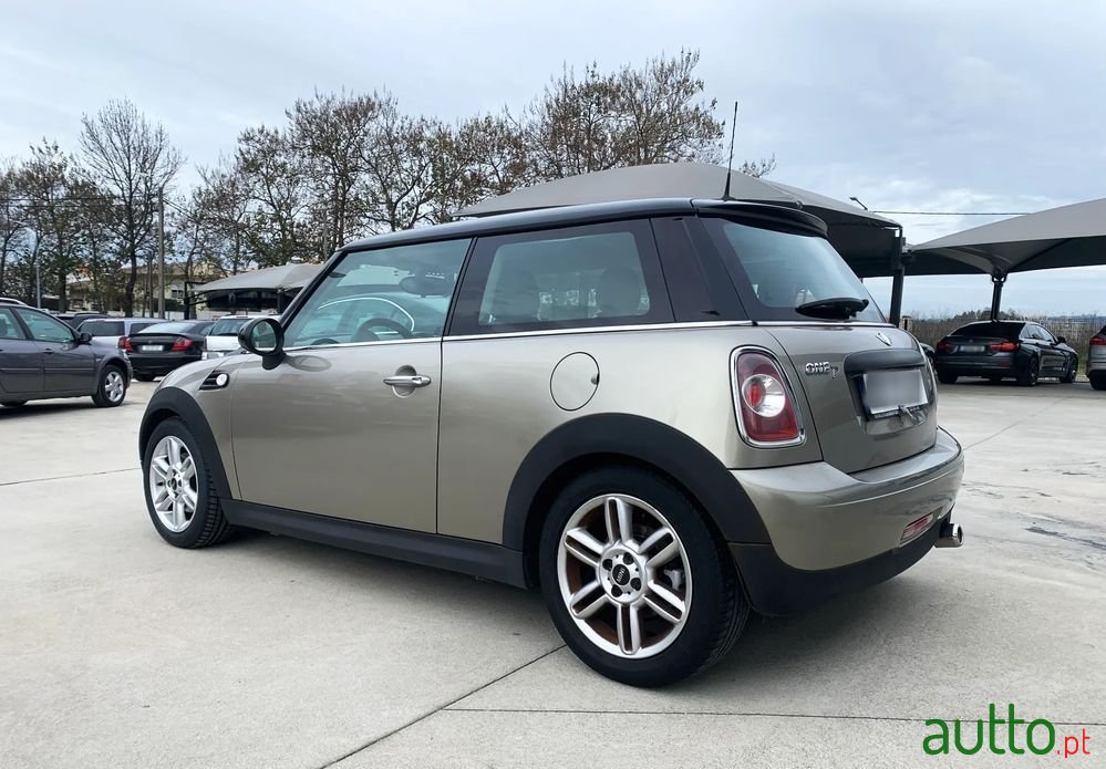 2011' MINI One D photo #5