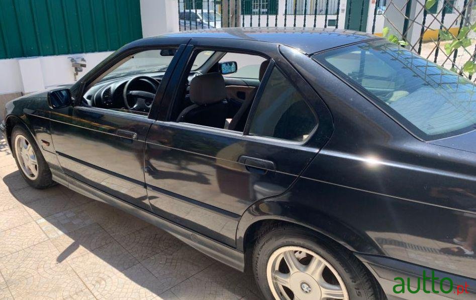 1995' BMW 318 Is photo #1