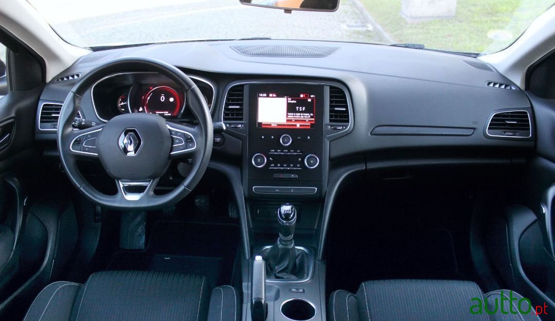 2019' Renault Megane photo #3