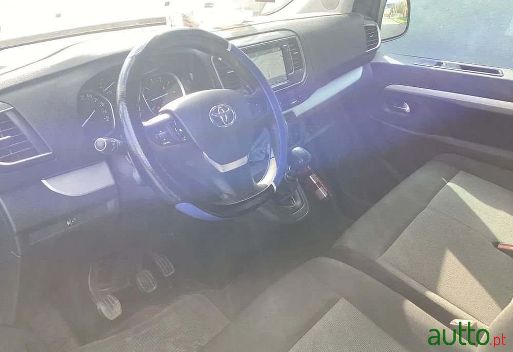 2019' Toyota ProAce photo #5