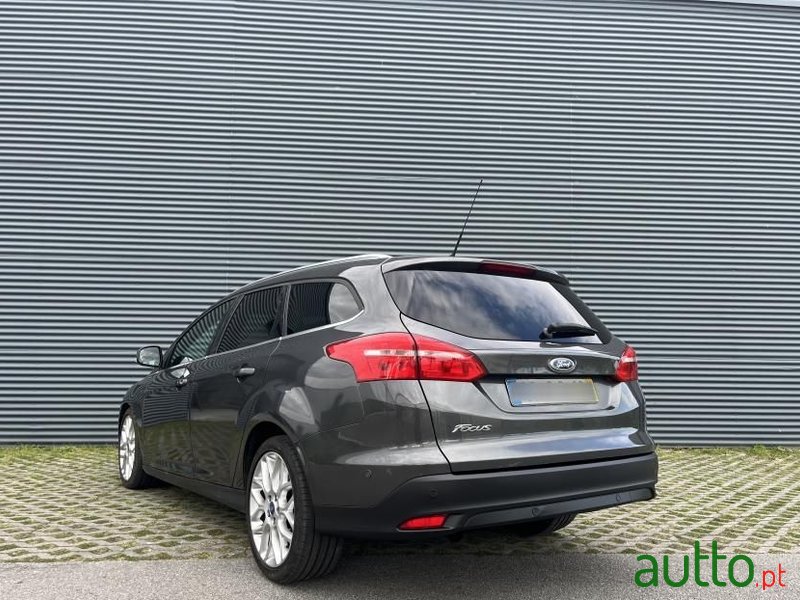 2015' Ford Focus Sw photo #3
