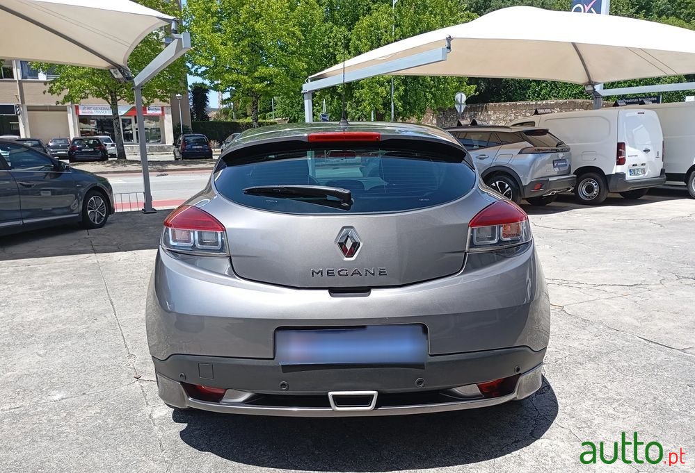 2011' Renault Mégane Coupe photo #3