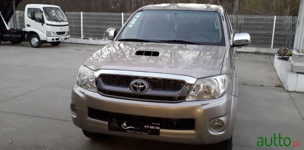 2009' Toyota Hilux Tracker 3.0 photo #3