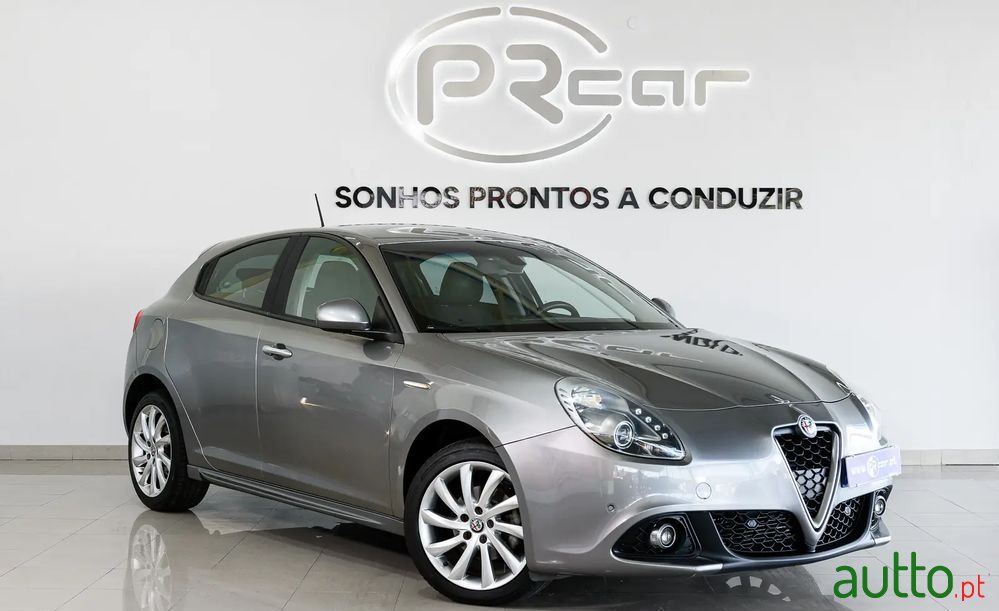 2018' Alfa Romeo Giulietta photo #1