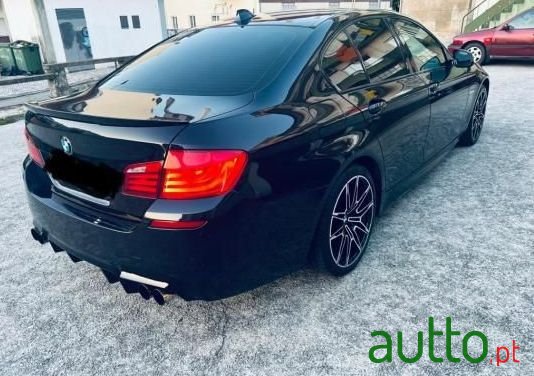 2013' BMW 520 photo #2