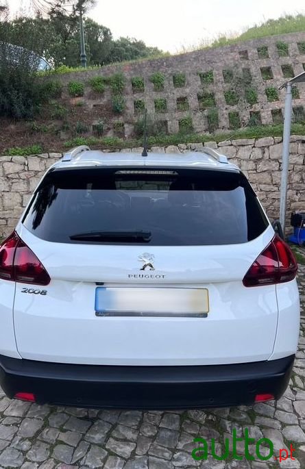 2019' Peugeot 2008 photo #2