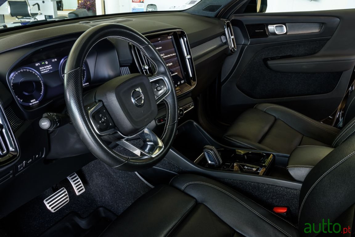 2020' Volvo Xc-40 photo #5