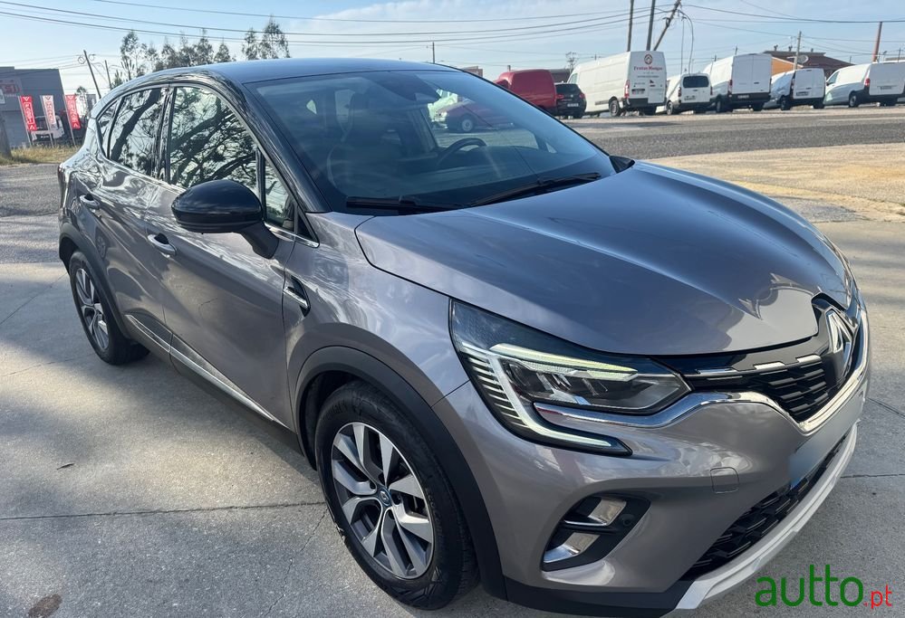 2020' Renault Captur photo #5