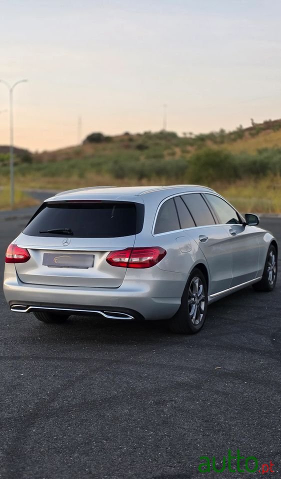 2014' Mercedes-Benz Classe C photo #3