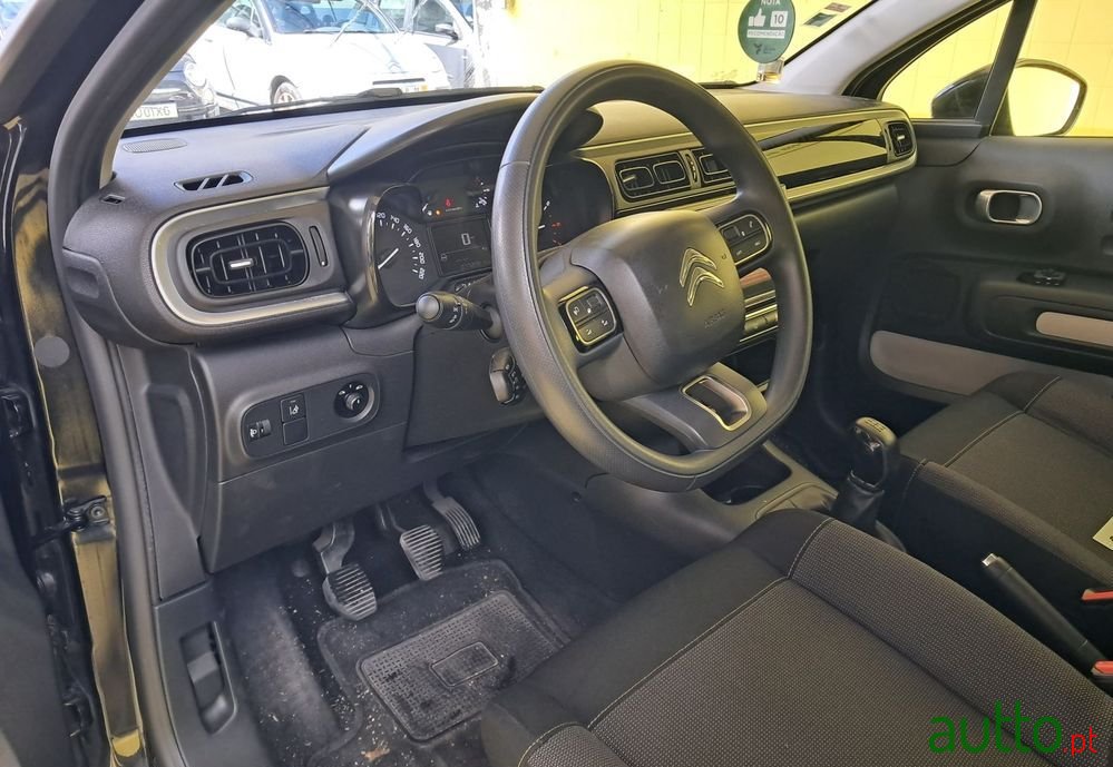 2017' Citroen C3 1.2 Puretech Feel photo #4