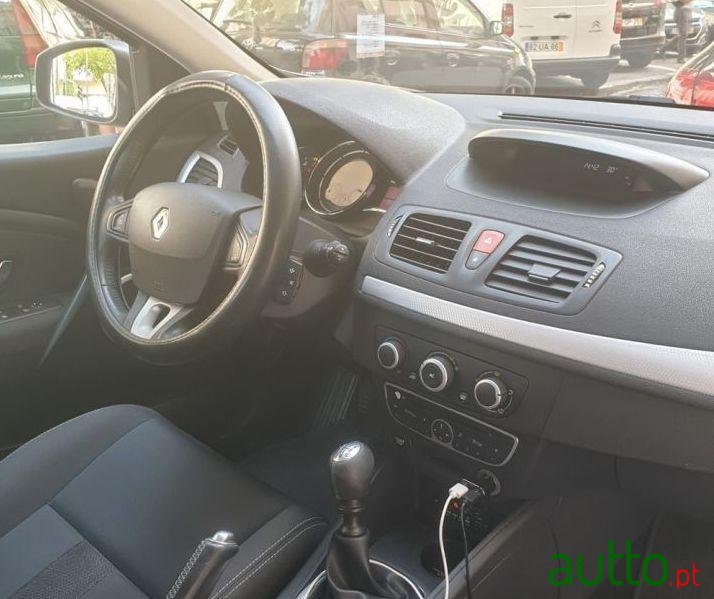 2010' Renault Megane Sport Tourer photo #1