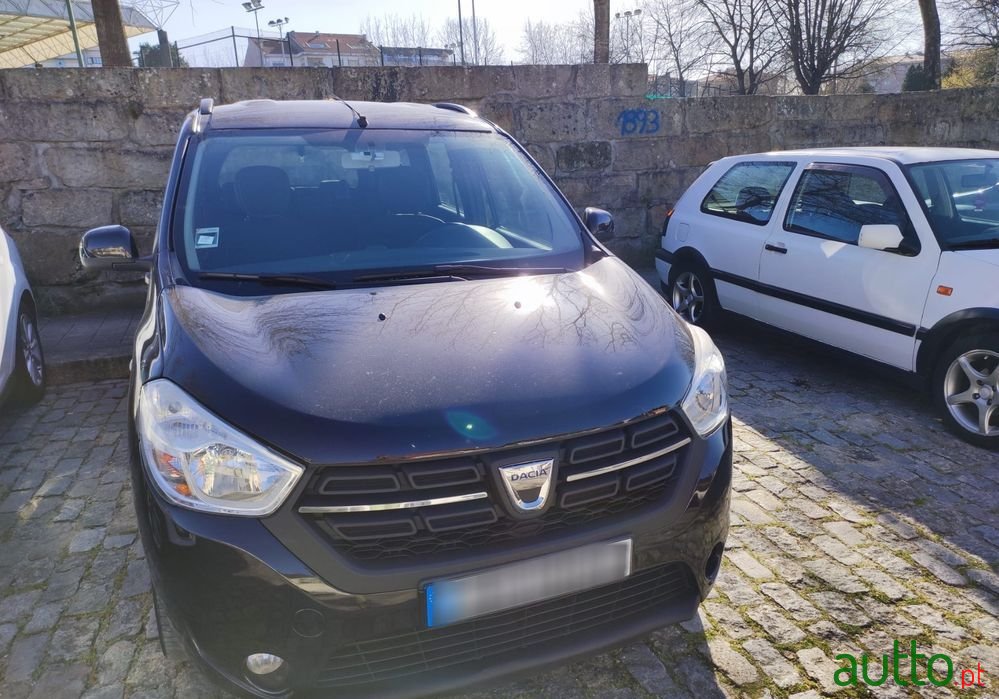 2020' Dacia Lodgy photo #2