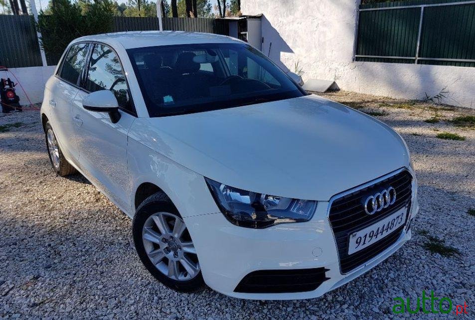 2013' Audi A1 Sportback photo #1