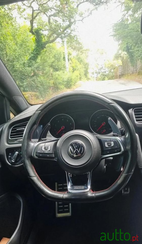 2013' Volkswagen Golf photo #5