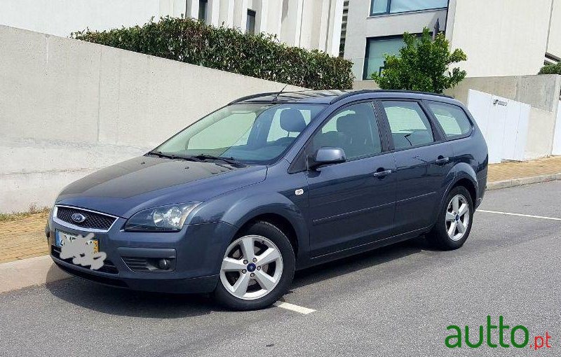 2005' Ford Focus Sw photo #1
