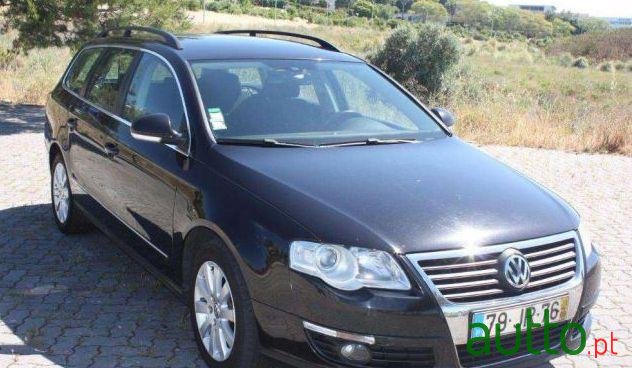 2010' Volkswagen Passat-Variant photo #2