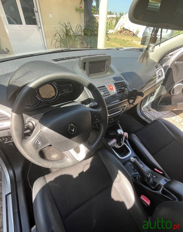 2010' Renault Mégane Sport Tourer photo #4