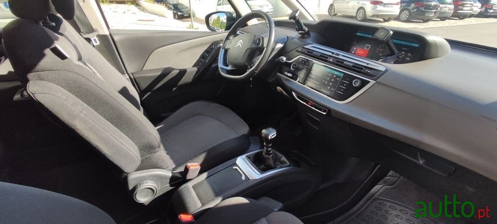 2022' Citroen Grand C4 SpaceTourer photo #4