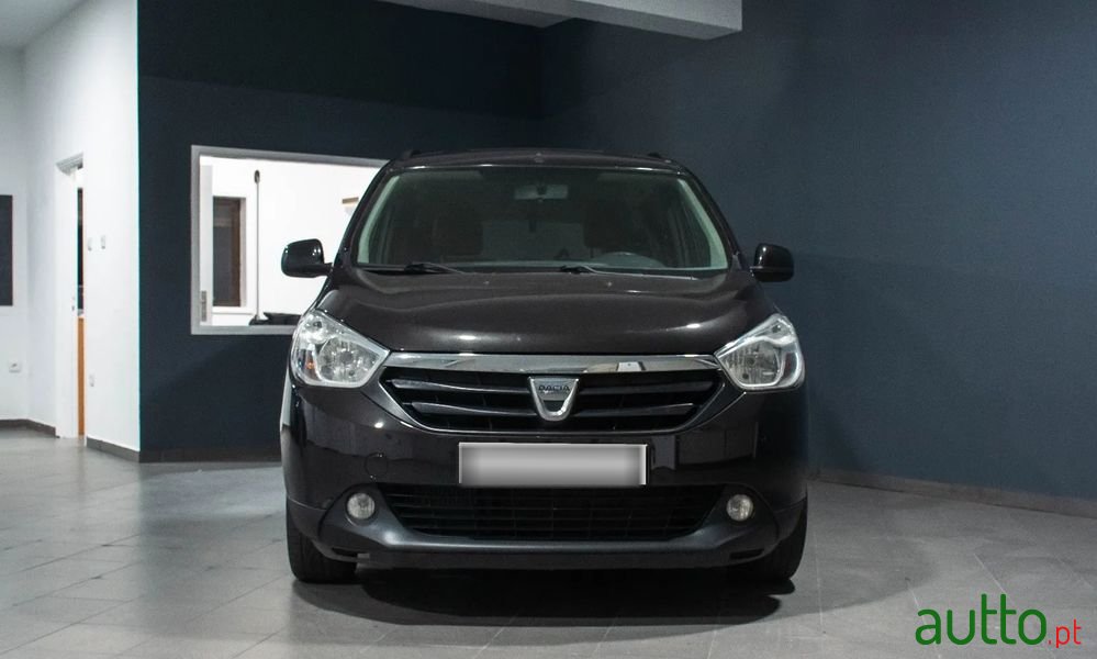 2013' Dacia Lodgy 1.5 Dci Confort 7L photo #1