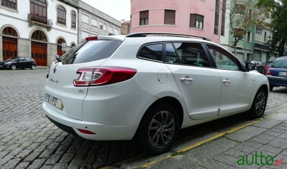 2015' Renault Megane Sport Tourer photo #4